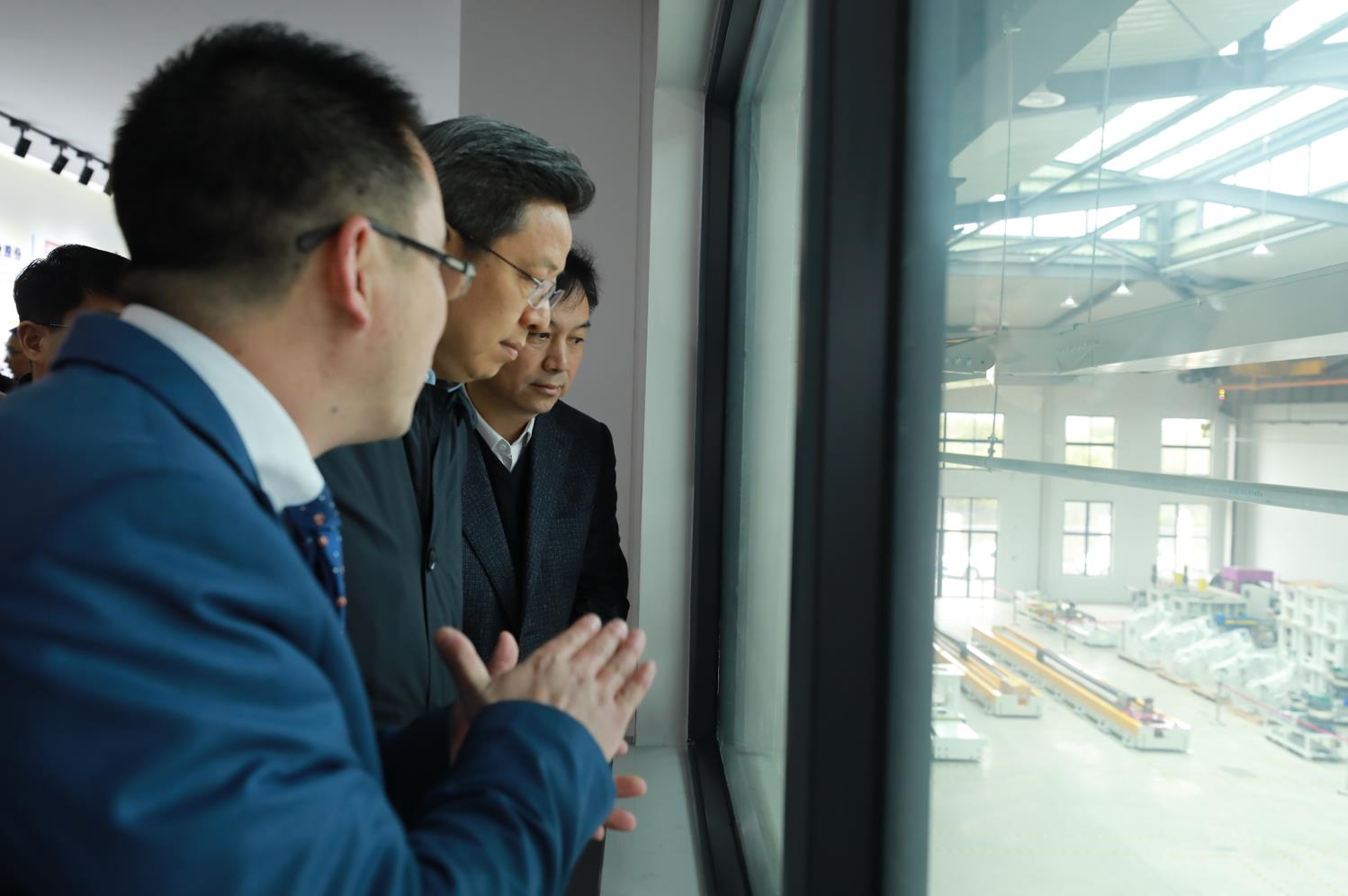 蘇州高新區黨工委書記、區長吳新明書記、王牟、黃鋒主任一行調研通錦