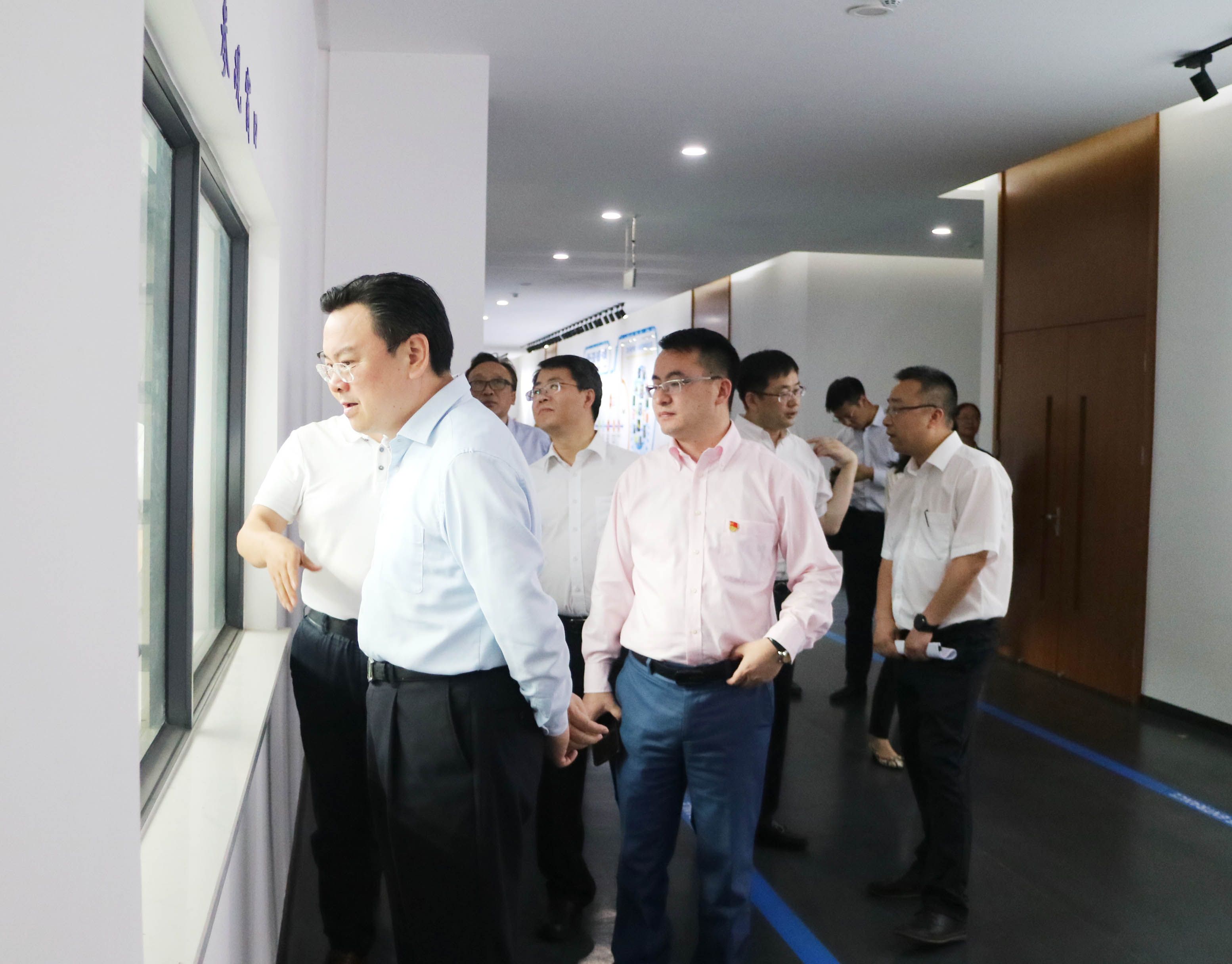 蘇州高新區(qū)黨工委書記方文浜一行蒞臨通錦調研指導