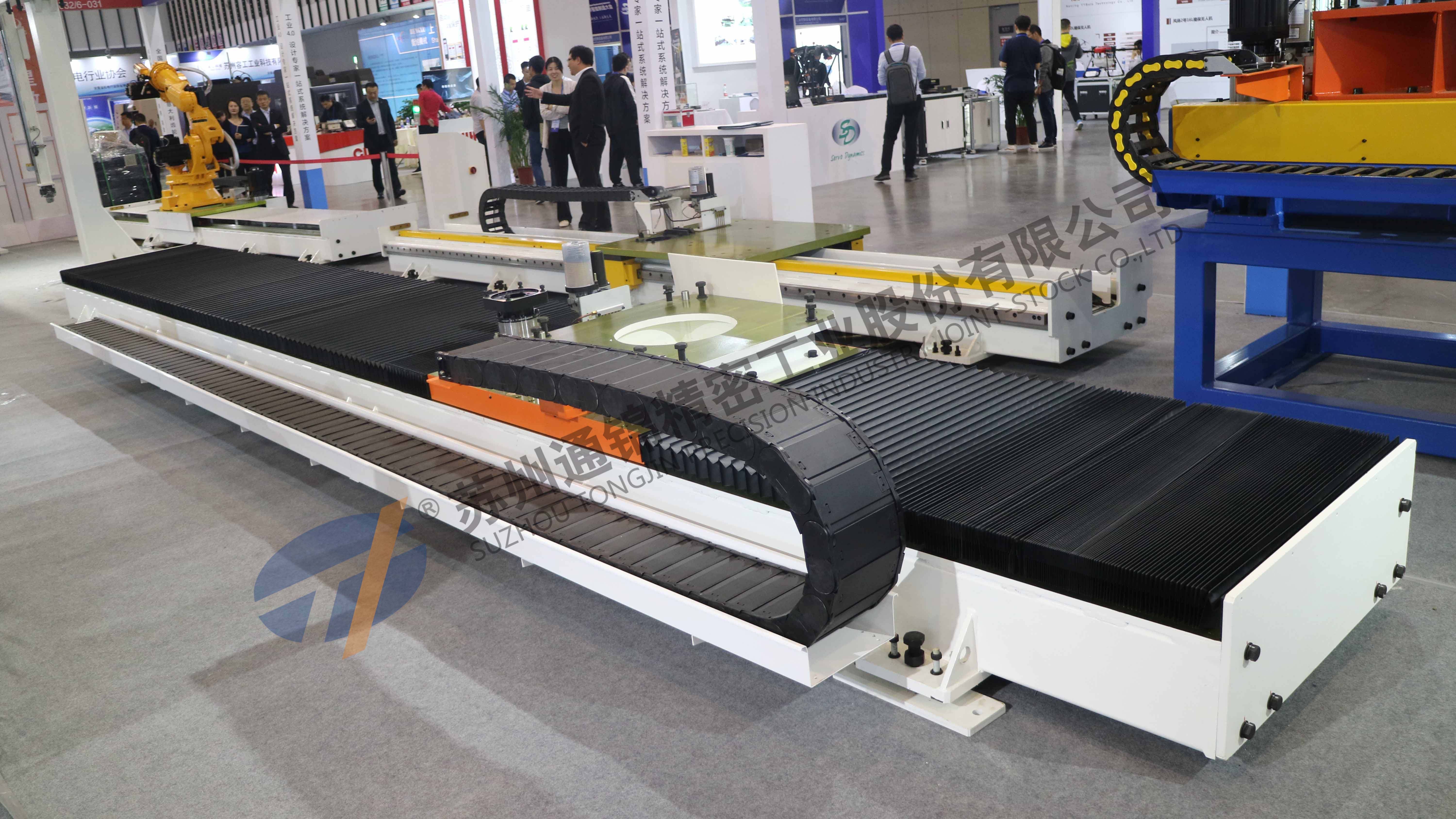 通錦第七軸機器人為什么需要使用防護罩？